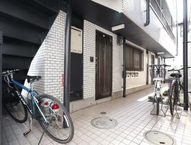 16/16 エントランス