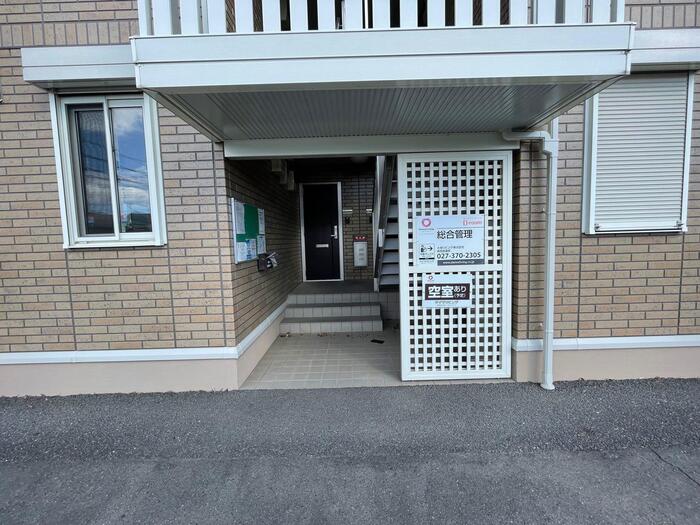 18/21 エントランス