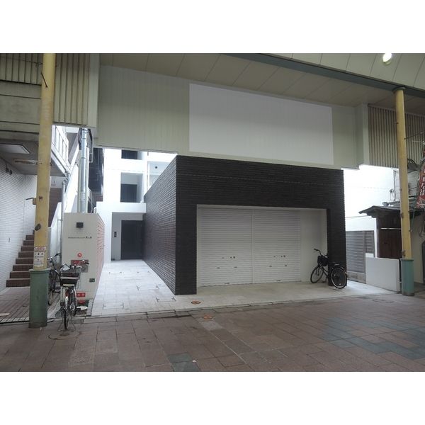 17/23 エントランス