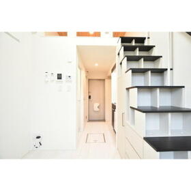 15/23 エントランス