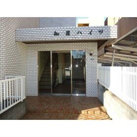 16/23 エントランス