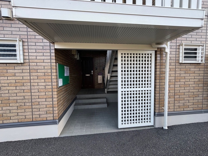 18/23 エントランス