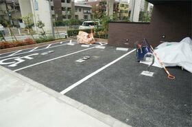 16/16 駐車場