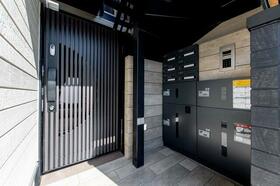 16/16 エントランス