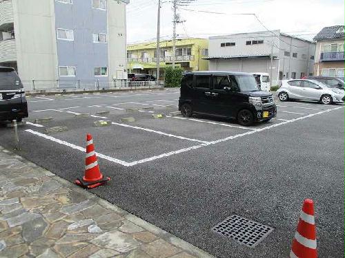 14/15 駐車場