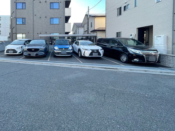 20/20 駐車場