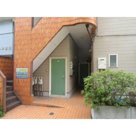 16/23 エントランス