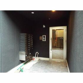 27/30 エントランス