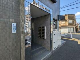 16/16 エントランス