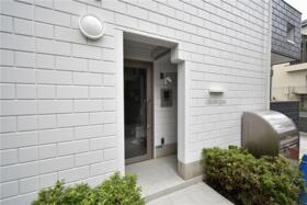 13/13 エントランス