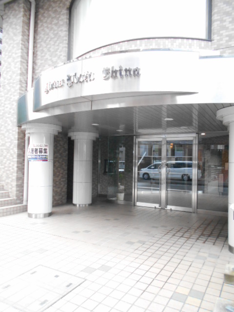 24/28 エントランス