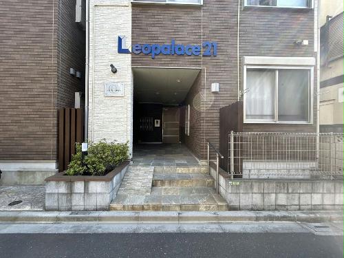 13/14 エントランス