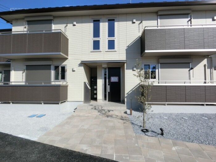 18/21 エントランス