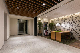 14/14 エントランス