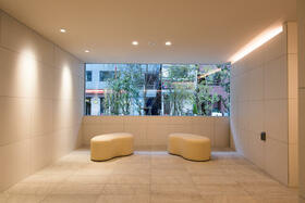 16/16 エントランス