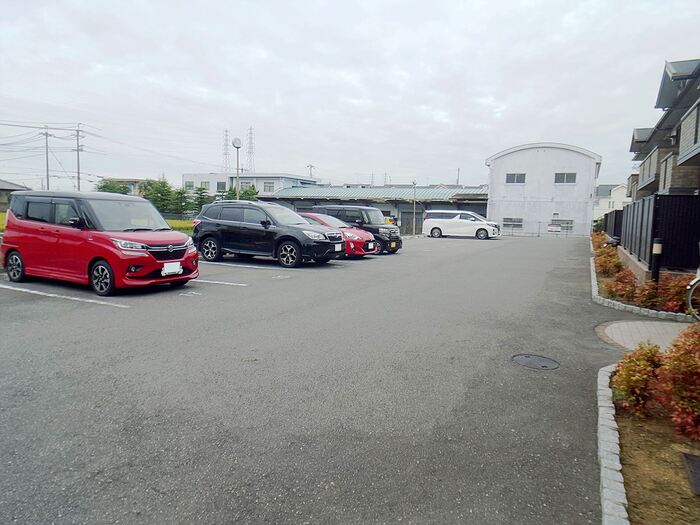 20/23 駐車場