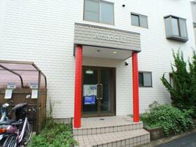 16/16 エントランス