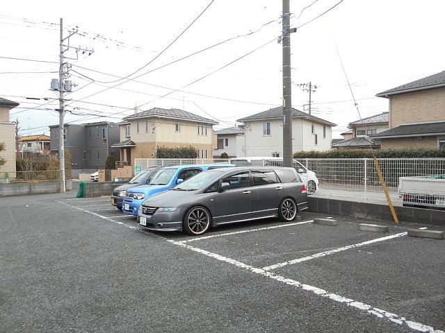2/3 駐車場