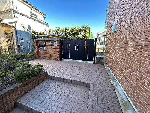 14/16 エントランス