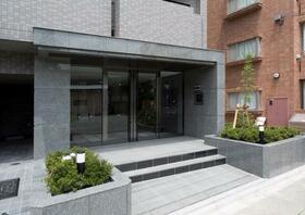 16/16 エントランス