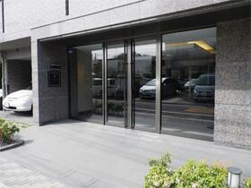 16/21 エントランス