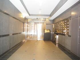 16/16 エントランス