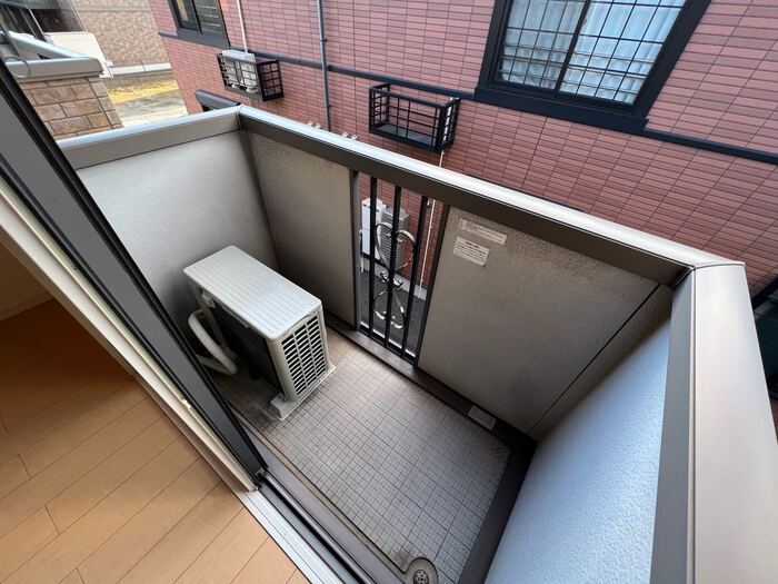 13/19 バルコニー