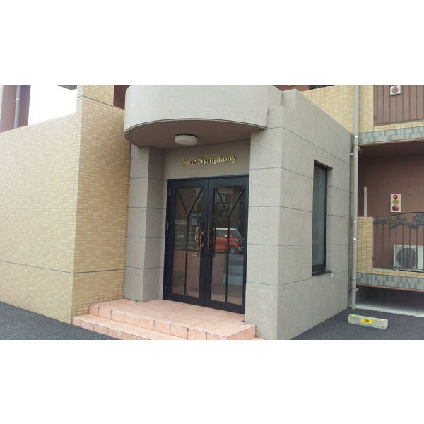 15/26 エントランス