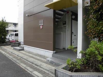 13/22 エントランス