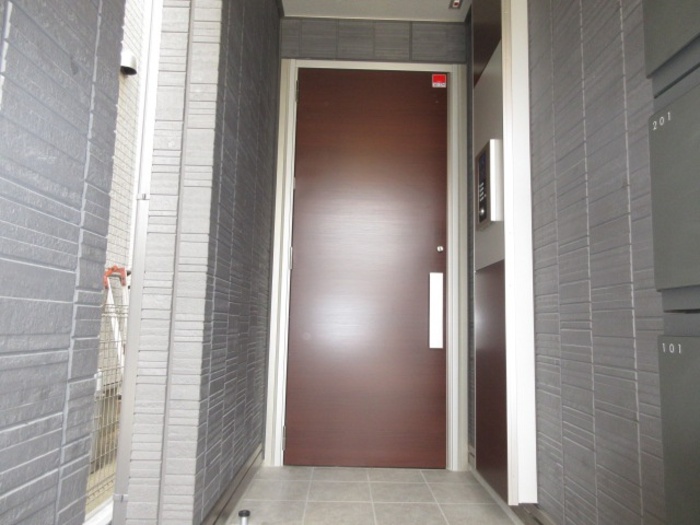 16/20 エントランス