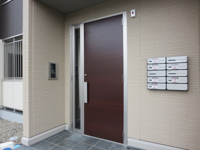 2/4 エントランス