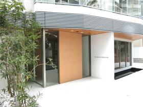 2/2 エントランス