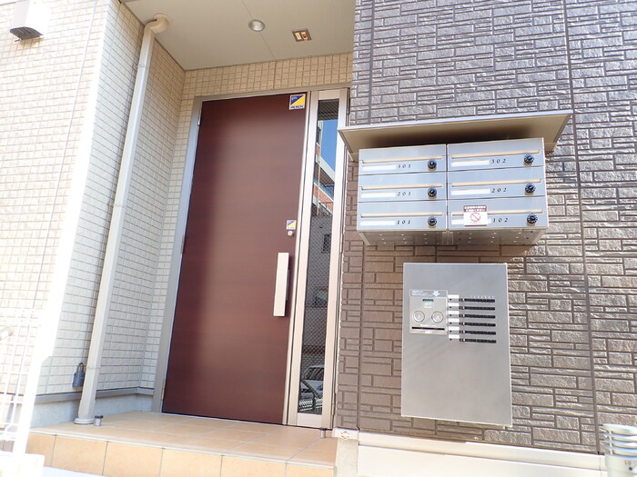 17/17 エントランス