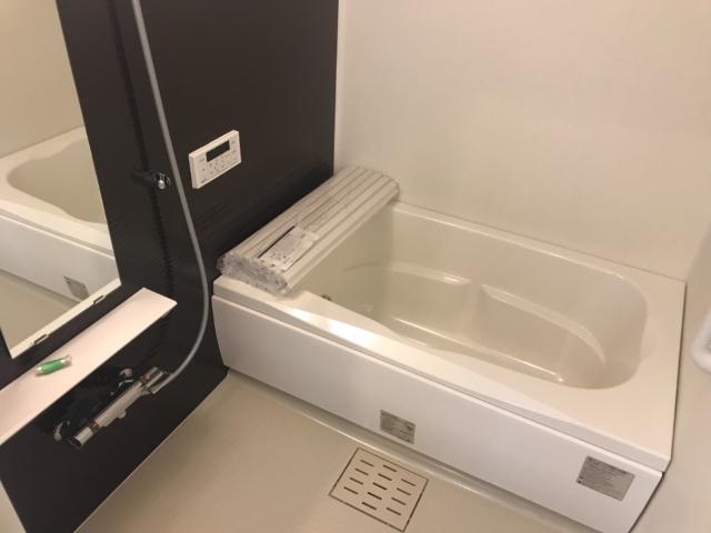 13/27 浴室