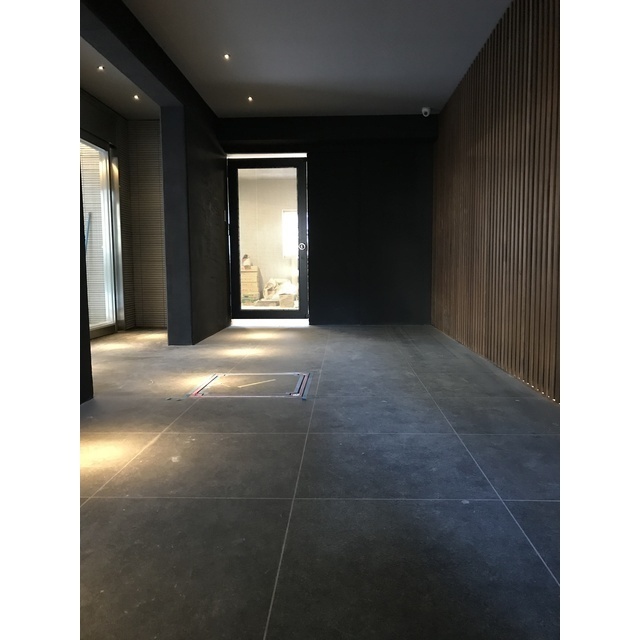 22/25 エントランス