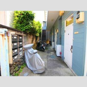 16/16 エントランス