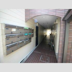 16/21 エントランス