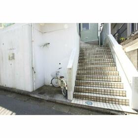 17/23 エントランス