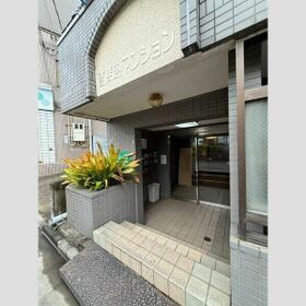 16/16 エントランス