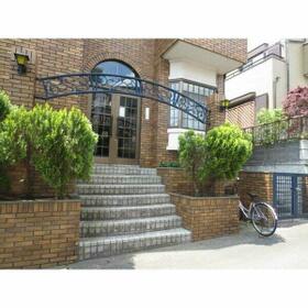 16/16 エントランス