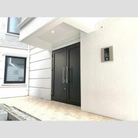 13/13 エントランス