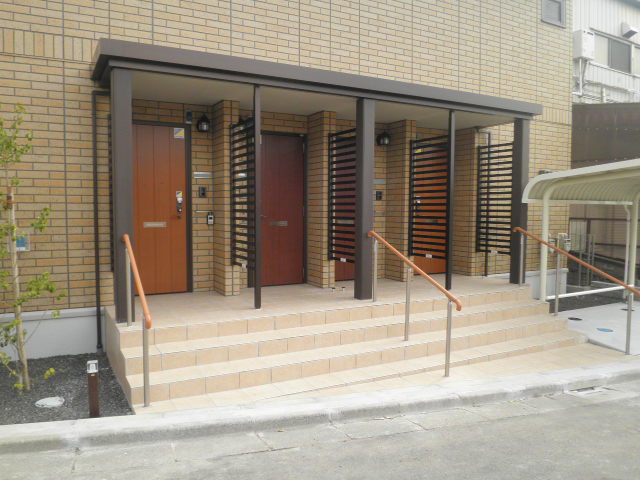 22/30 エントランス