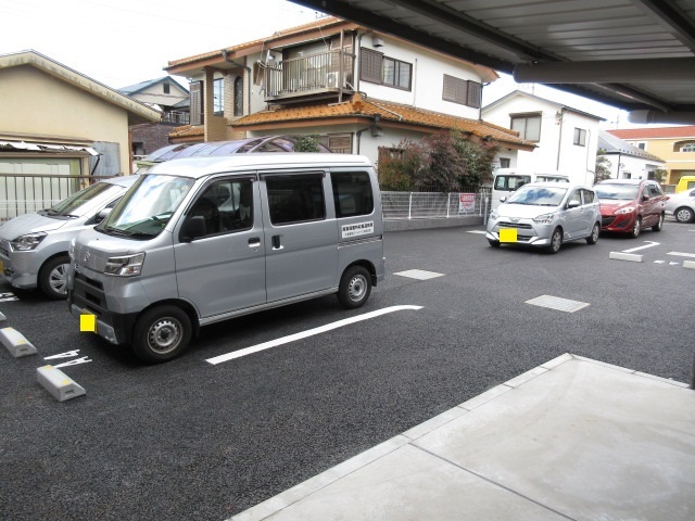14/21 駐車場