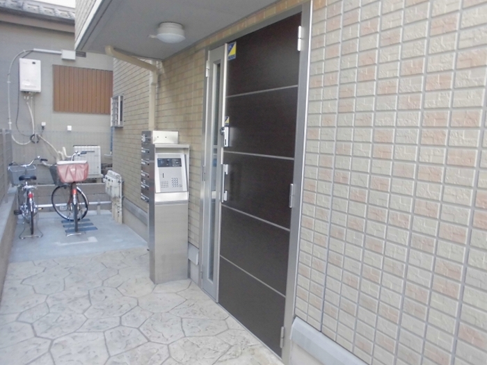 15/19 エントランス