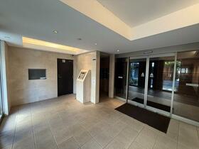 16/16 エントランス