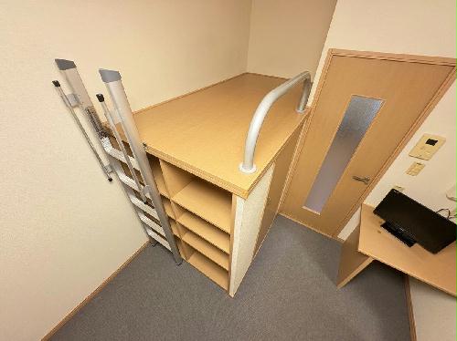 13/22 エントランス