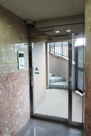 16/17 エントランス