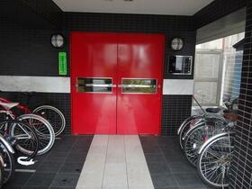 4/5 エントランス