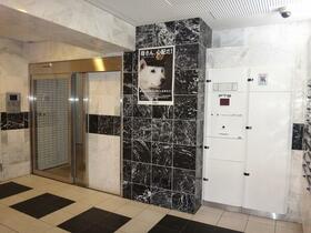 5/5 エントランス