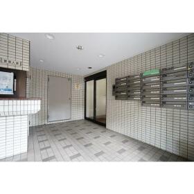 18/24 エントランス